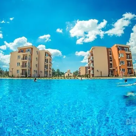 Pool View, 2 Bedroom Apartament Sunny Beach
